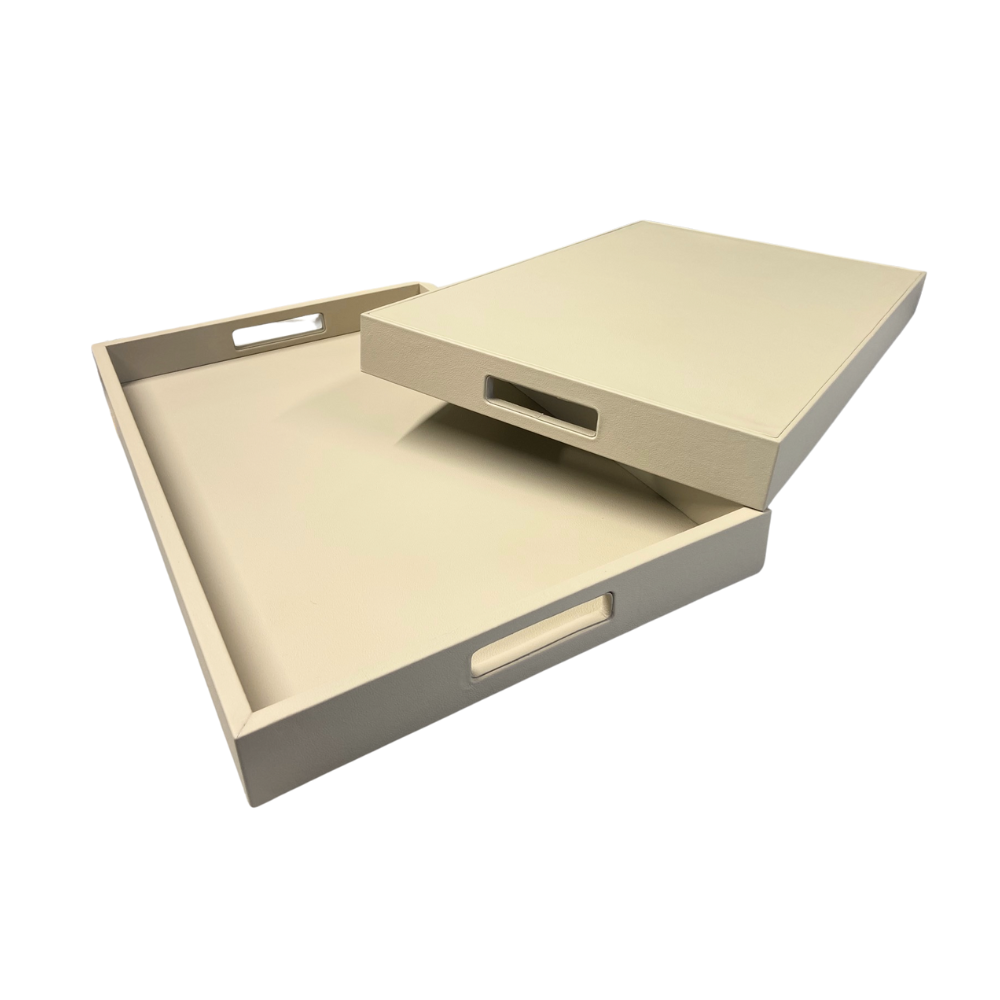 Marineinterior.com – Elegant leather tray with side handles. Ideal for service, yachts, or decor. Available in custom colors and sizes.